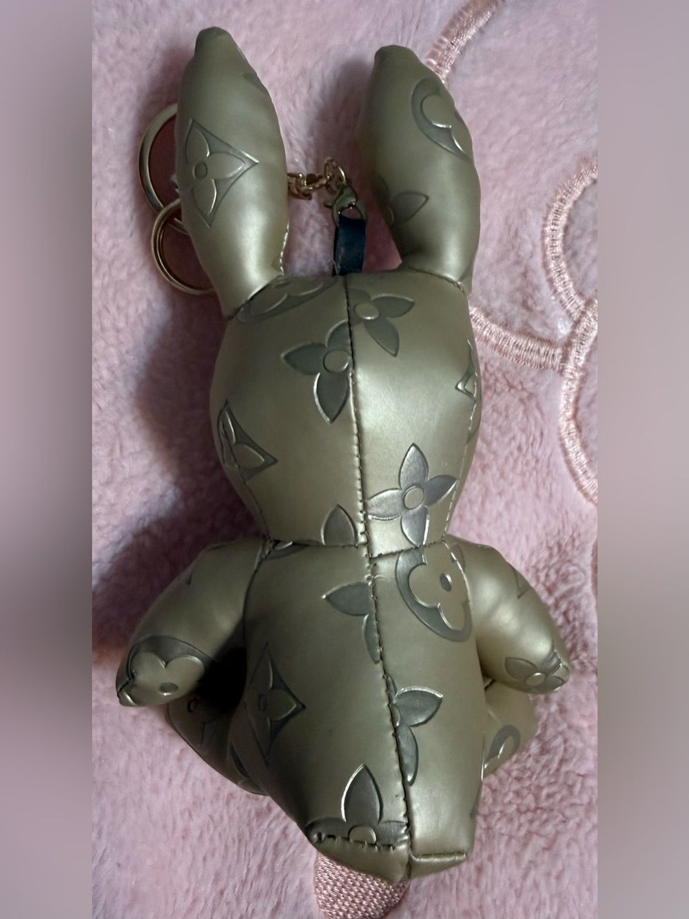 🆕 Nwot Louis Vuitton print Bunny bag charm - Picture 3 of 3